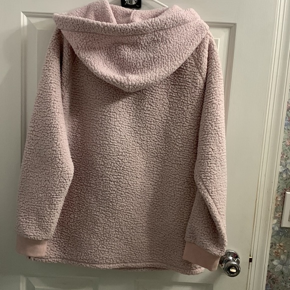 NWOT MEDIUM VS PINK SHERPA HOODIE - Picture 6 of 6